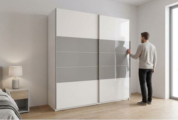 Multifunctionele kastplanken, kledingrekken, nieuwe kasten, opbergkasten, kledingkasten.
