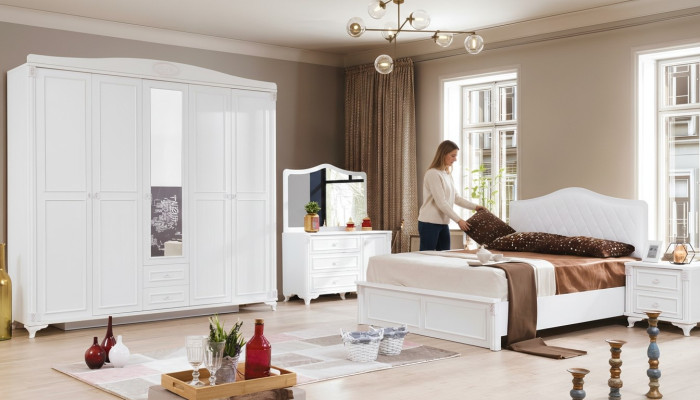 Luxe slaapkamerset 4-delig. Bed 2 nachtkastjes commode landelijke meubels Nieuw