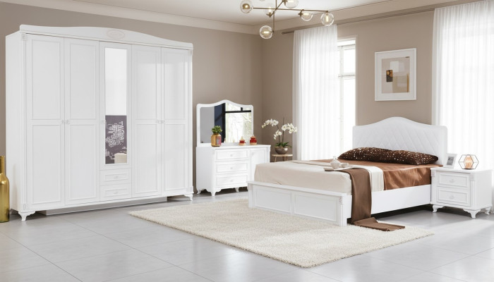 Luxe slaapkamerset 4-delig. Bed 2 nachtkastjes commode landelijke meubels Nieuw