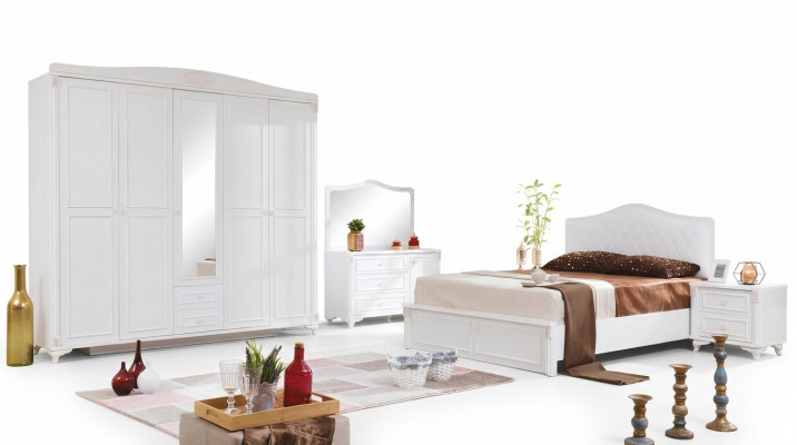 Luxe slaapkamerset 4-delig. Bed 2 nachtkastjes commode landelijke meubels Nieuw