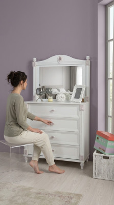 Kinderkamer Moderne commode met spiegel en ladenmeubilair Ontwerperkamer