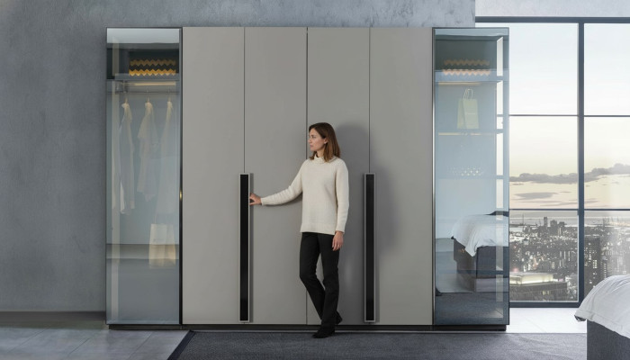 Elegante slaapkamer kledingkast Glazen kast Transparante fronten Kast