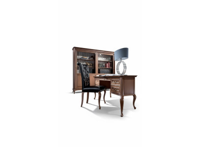 Klassiek bureau met luxestoel Luxe kantoorinrichting Houten meubels