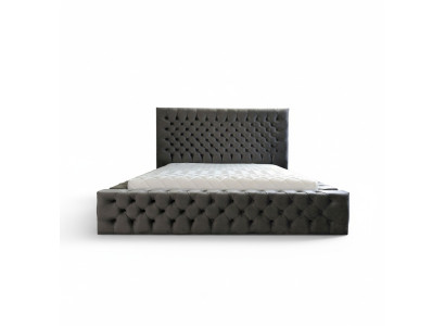 Chesterfield grijs tweepersoons slaapkamer houten meubeldesign elegante bekleding stof