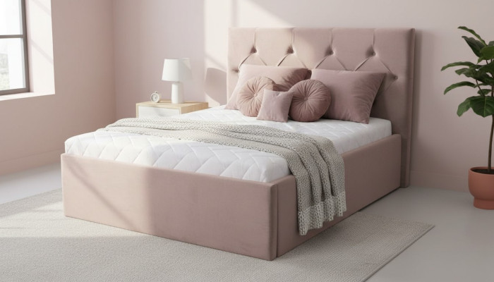 Luxe slaapkamer bed dubbel bed textielbed stoffen bedden meubels inrichting