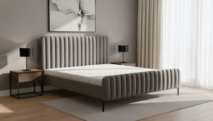 Grijze tweepersoons slaapkamer houten meubels ontwerp elegant stof klassieke meubels nieuw