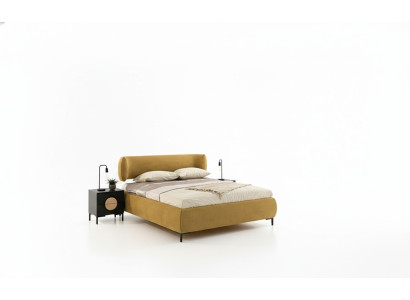 Slaapkamerset Bed 2x Nachtkastjes 2x commode Kledingkast Krukje 7-delig.