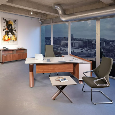 Houten meubels, werktafel, hoekbureau, kantoormeubelen, dressoir, salontafel, modern.