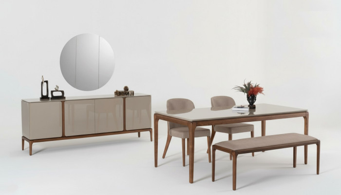 Eetkamer set eetgroep Tafel 4x Stoelen Bank Dressoir Spiegel 8-delig.
