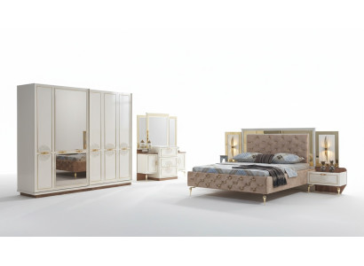 Elegant slaapkamer set in luxueus ontwerp met prachtige patronen.
