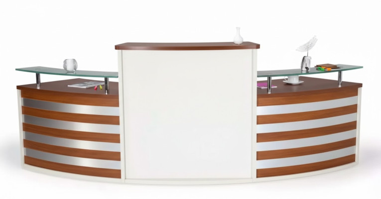 Esthetische en comfortabele receptiebalie in klassiek design.
