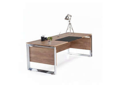 Moderne bruine bureau, kantoormeubels, houten ontwerpstijl voor thuiswerkplek