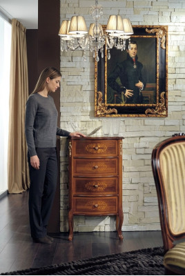 Klassieke luxe ladekast Bruin hout Woonkamer meubel Ontwerp Nieuw