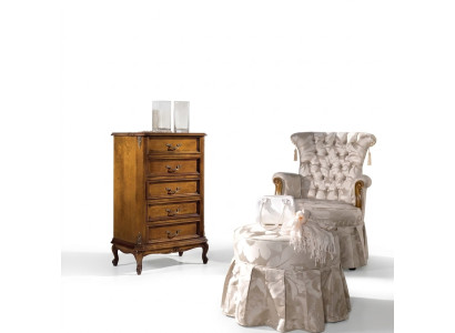 Klassieke commode Luxe dressoir Houten meubels Woonkamer inrichting.