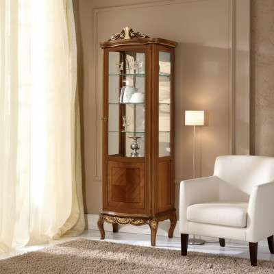Klassieke hoogwaardige bruine vitrine glazen kast van echt hout meubeldesign