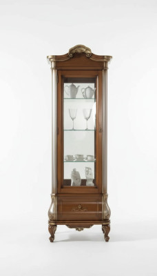Luxe hoogwaardige vitrinekast van bruin hout Klassieke meubelkast