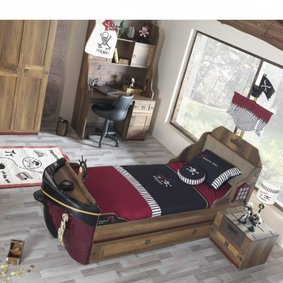 Piraat functioneel kinderbed bruin hout set nachtkastje bedden bed