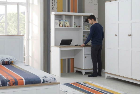 Houten bureau planken computerbureau hout wit kinderkamer