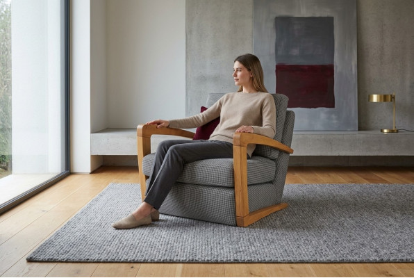 Fauteuil eenzitter stof woonkamer klassiek grijs gestoffeerd zitje zitten.