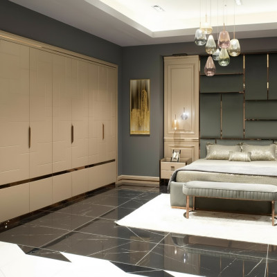 Luxe slaapkamer set met tweepersoonsbed, bed en nachtkastjes, 6-delig beige.