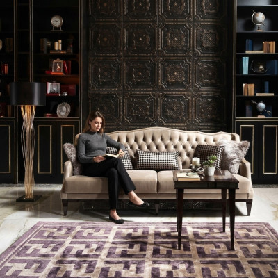 Elegant driepersoons Chesterfield bankstel in grijs - tijdloos gestoffeerd meubilair voor uw huis.