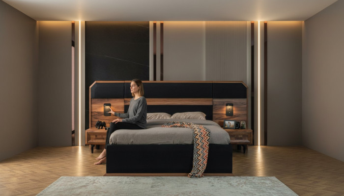 Bruin-zwarte houten slaapkamer set; tweepersoonsbed, 2 nachtkastjes, 3-delig.