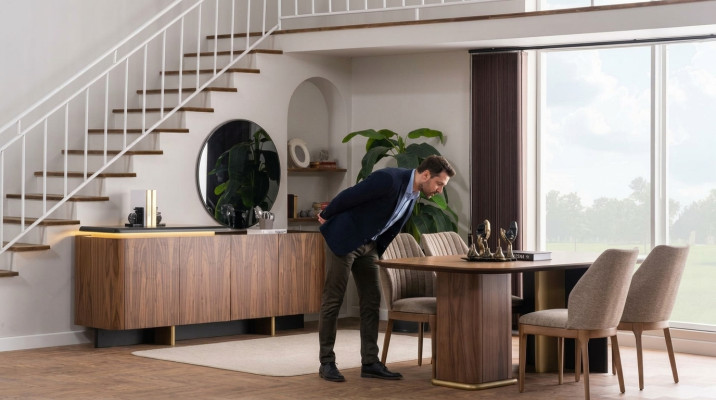 Eetkamer set eetgroep eettafel stoelen hout 8-delig bruin dressoir