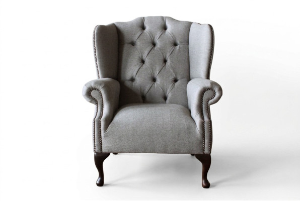 Luxe gestoffeerde klassieke Chesterfield-fauteuil met hoge rugleuning, eenzitter, nieuw.
