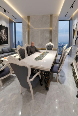 Luxe design 4 stoelen met elegant fluwelen bekleding, nieuw stoeldesign.