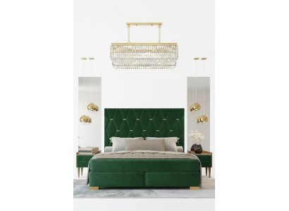 Stijlvolle groene slaapkamer met tweepersoons bed frame van hout en nachtkastjes