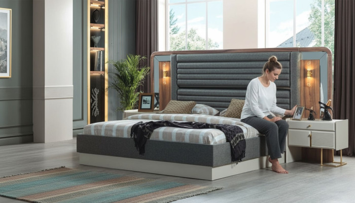 Grijze bedden Ontwerp Slaapkamer Tweepersoonsbed 2x houten nachtkastjes 3-delig.