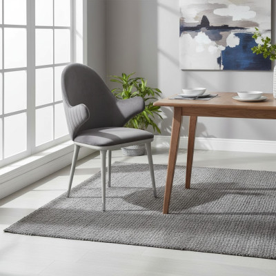 Grijze stoel met armleuningen, modern eetkamer luxe design meubels.