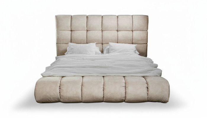 Luxe pluchen bed in grote handige slaapkamer designer bed Nieuw Binnenruimte