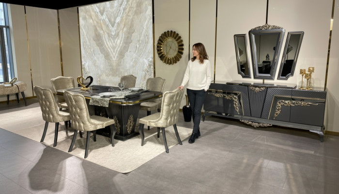 Eetkamerset 9-delig. Eettafel + 6x stoelen Dressoir met spiegel Grijs nieuw