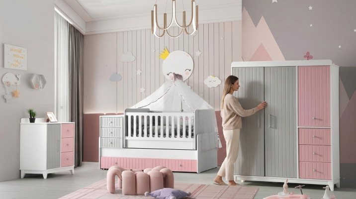 Luxe kinderkamerset van 3 stuks, stijlvolle commode, kast, bed, veelkleurig.