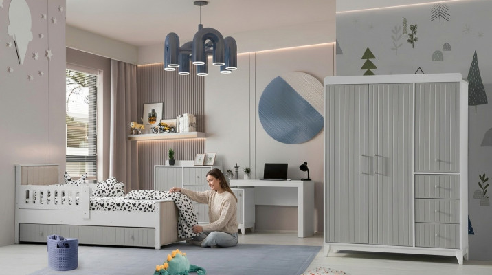 Kinderkamer-set: commode, kledingkast, bed & bureau