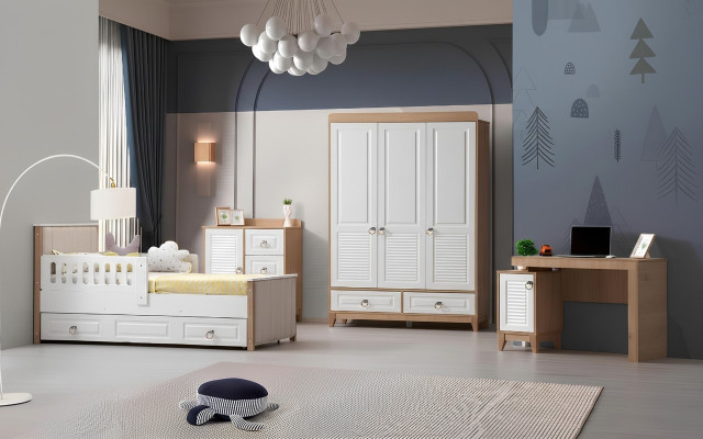 Luxe kinderkamerset bestaande uit bed kast commode tafel 4-delig.