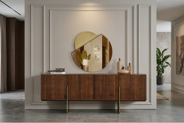 Luxe eetkamerset bestaande uit dressoir en spiegel in de kleur bruin.