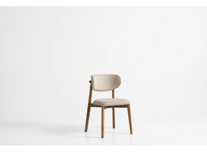 Stijlvolle comfortabele eetkamerstoel in beige van kwaliteitshout.