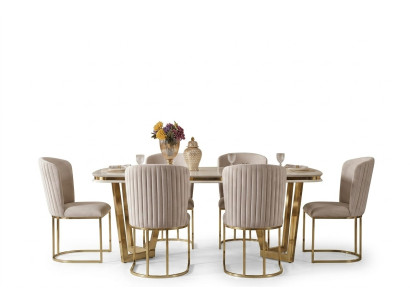 Eetkamer set bestaat uit design eettafel 4x stoelen en dressoir 7 dlg.