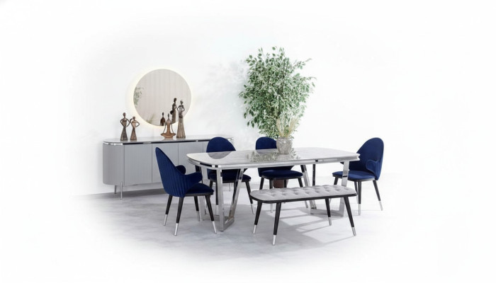 Eetkamerset bestaat uit eettafel 4 stoelen spiegel dressoir bank 8-delig