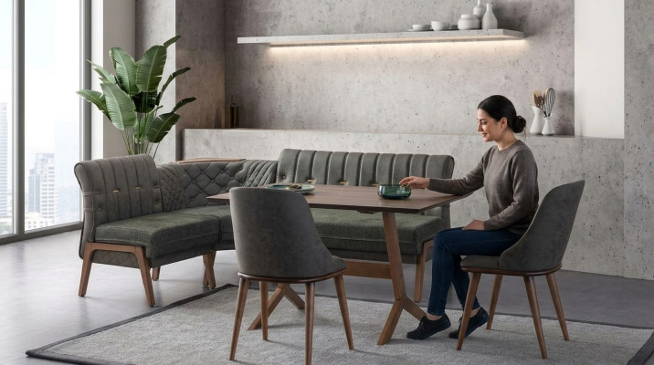 Grijze eetkamerset houten eettafel 2x gestoffeerde stoelen hoekbank 4-delige set