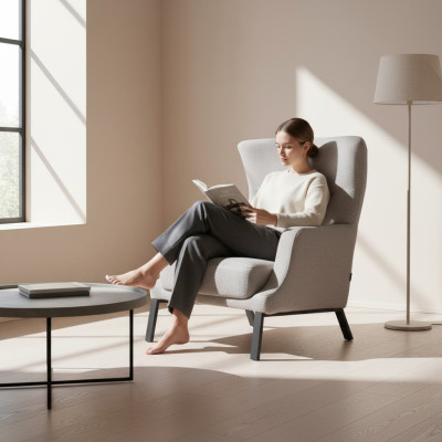 Witte stoffen fauteuil gestoffeerd eenzitter armleuning fauteuil woonkamer zitmeubel