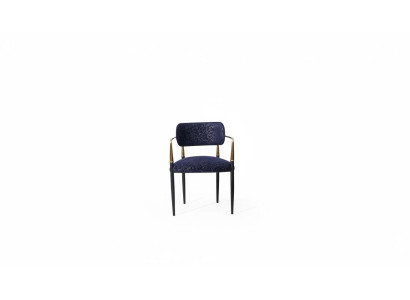 Moderne blauwe stoel met roestvrijstalen frame, textiel bekleding, eetkamermeubel voor één persoon.