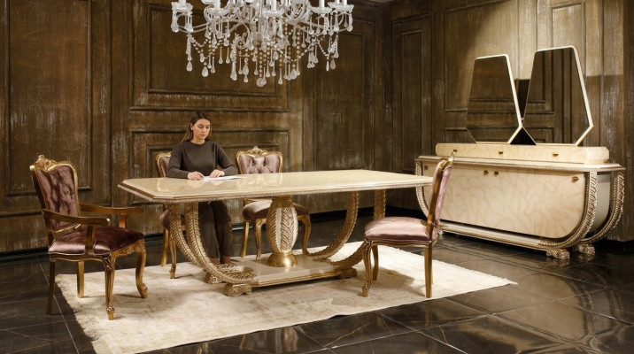 Klassieke eetkamer set, mooie eettafel 4 stoelen dressoir vitrine 8-delig.