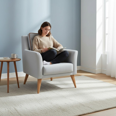 Lichtblauwe woonkamerfauteuil, ontwerpersfauteuil, relaxfauteuil, meubels