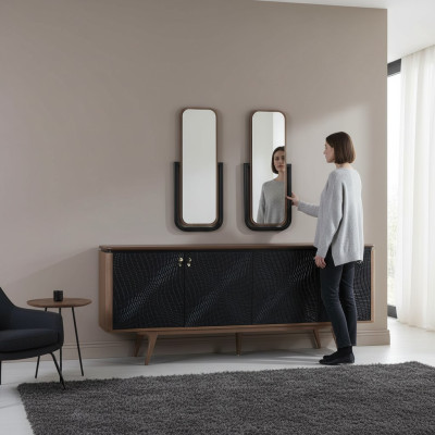 Exclusieve eetkamerset bestaande uit een moderne dressoir van 3 delen en 2 spiegels.