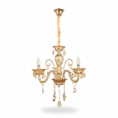Kroonluchter Crystal in de woonkamer of chique luxe thuis nieuw.