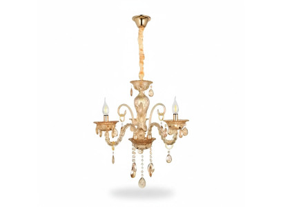 Kroonluchter Crystal in de woonkamer of chique luxe thuis nieuw.