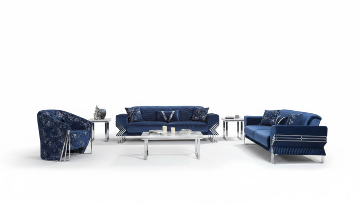 Woonkamer blauwe bankstel ontworpen driepersoons fauteuil salontafel
